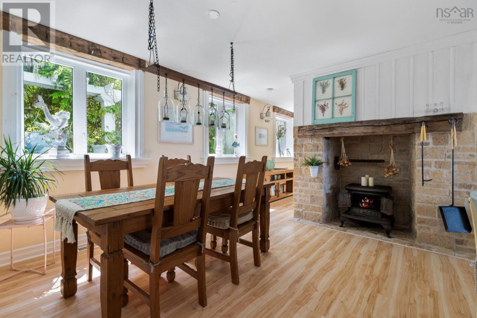 4 York Redoubt Crescent - 6