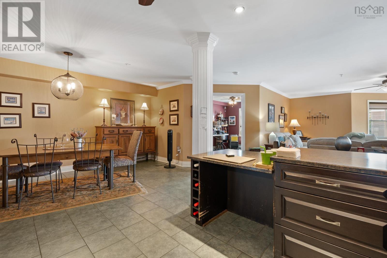 #214 512 Parkland Drive - 14