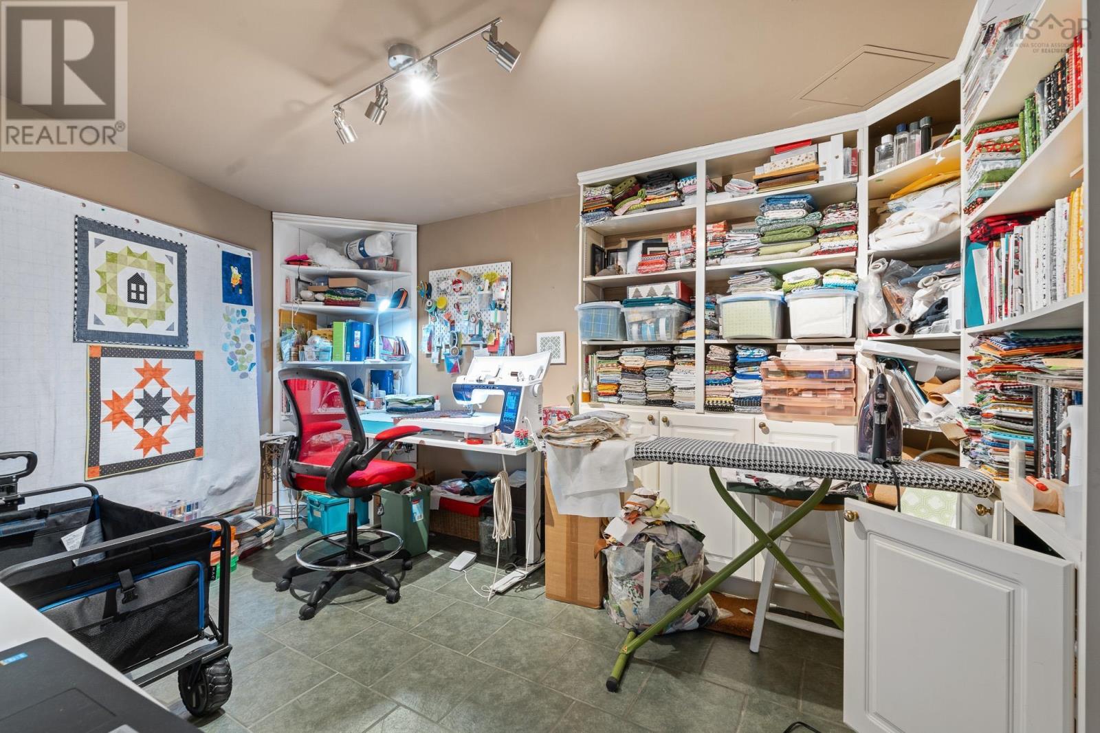 #214 512 Parkland Drive - 25