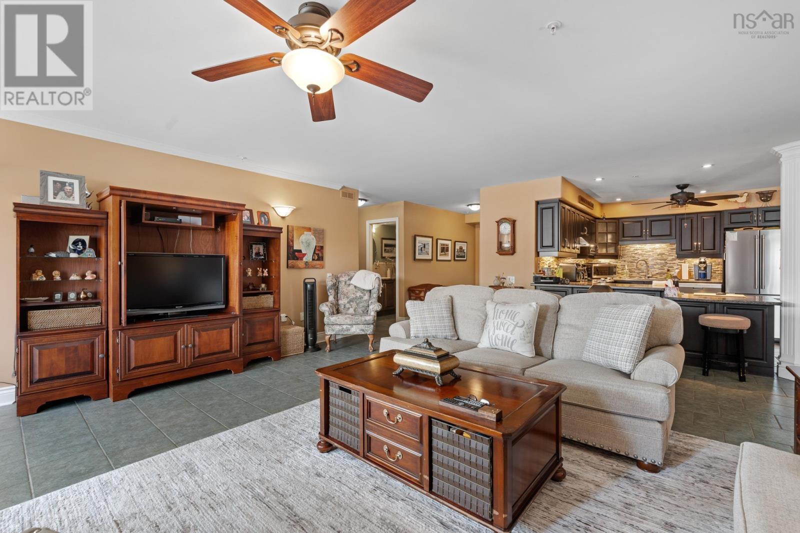 #214 512 Parkland Drive - 8