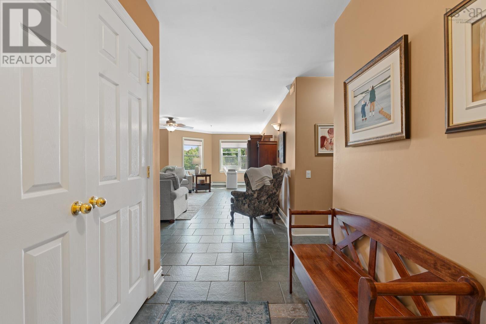 #214 512 Parkland Drive - 4
