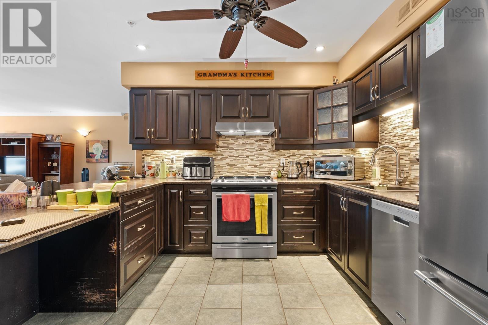 #214 512 Parkland Drive - 16