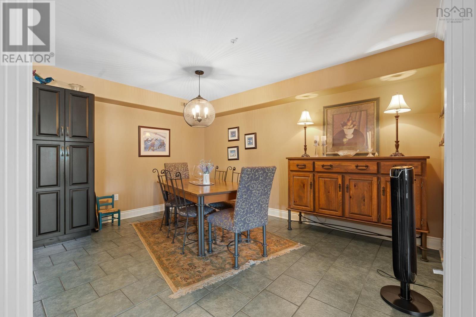 #214 512 Parkland Drive - 12