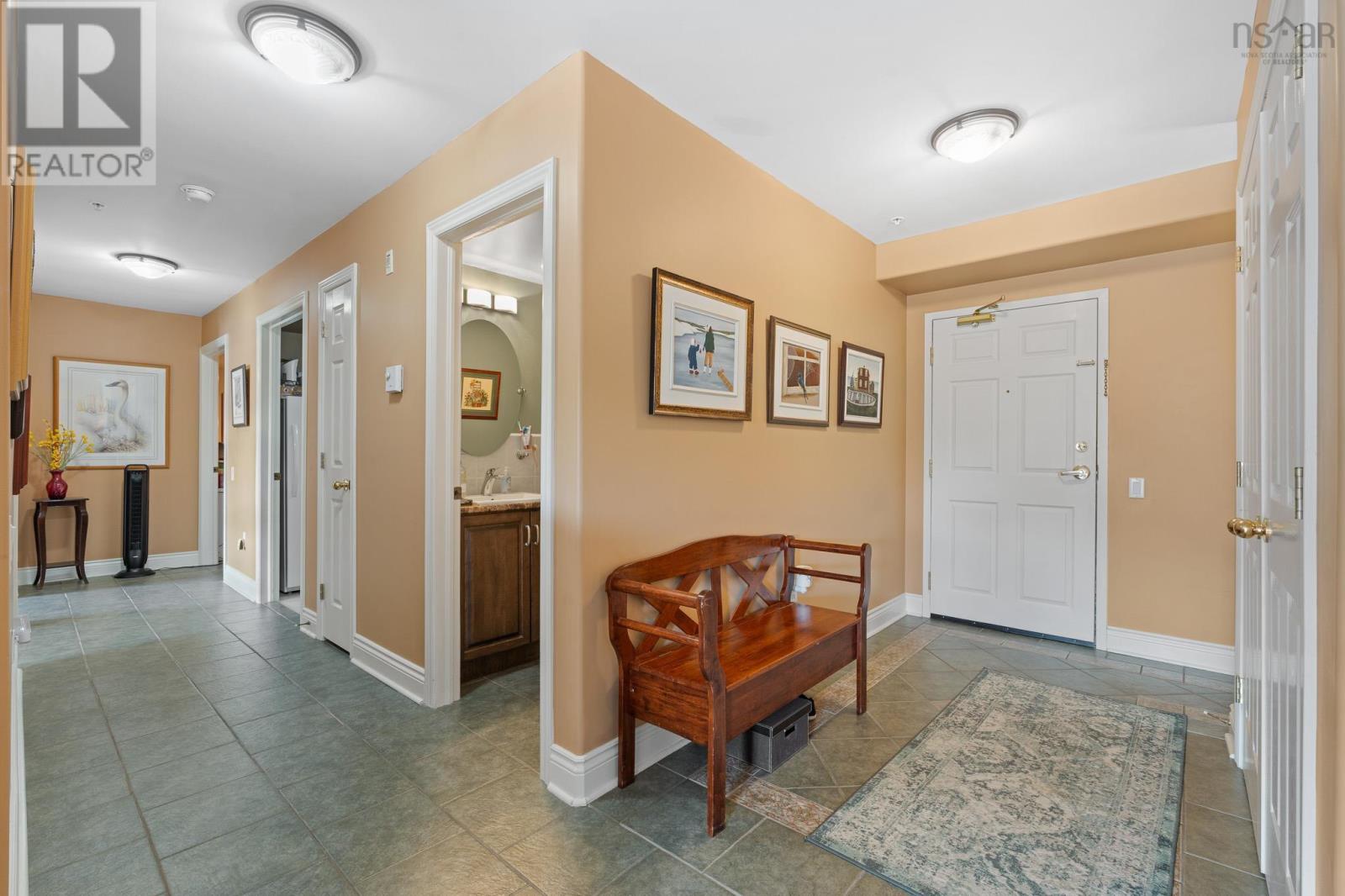 #214 512 Parkland Drive - 3
