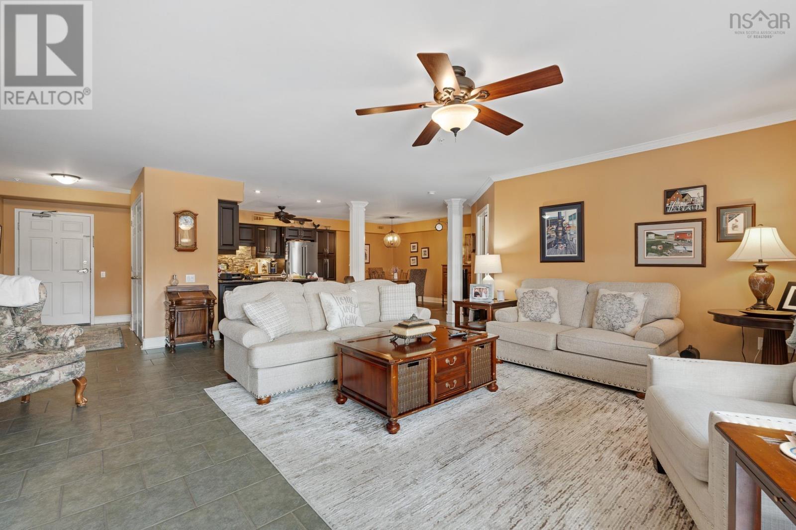 #214 512 Parkland Drive - 5