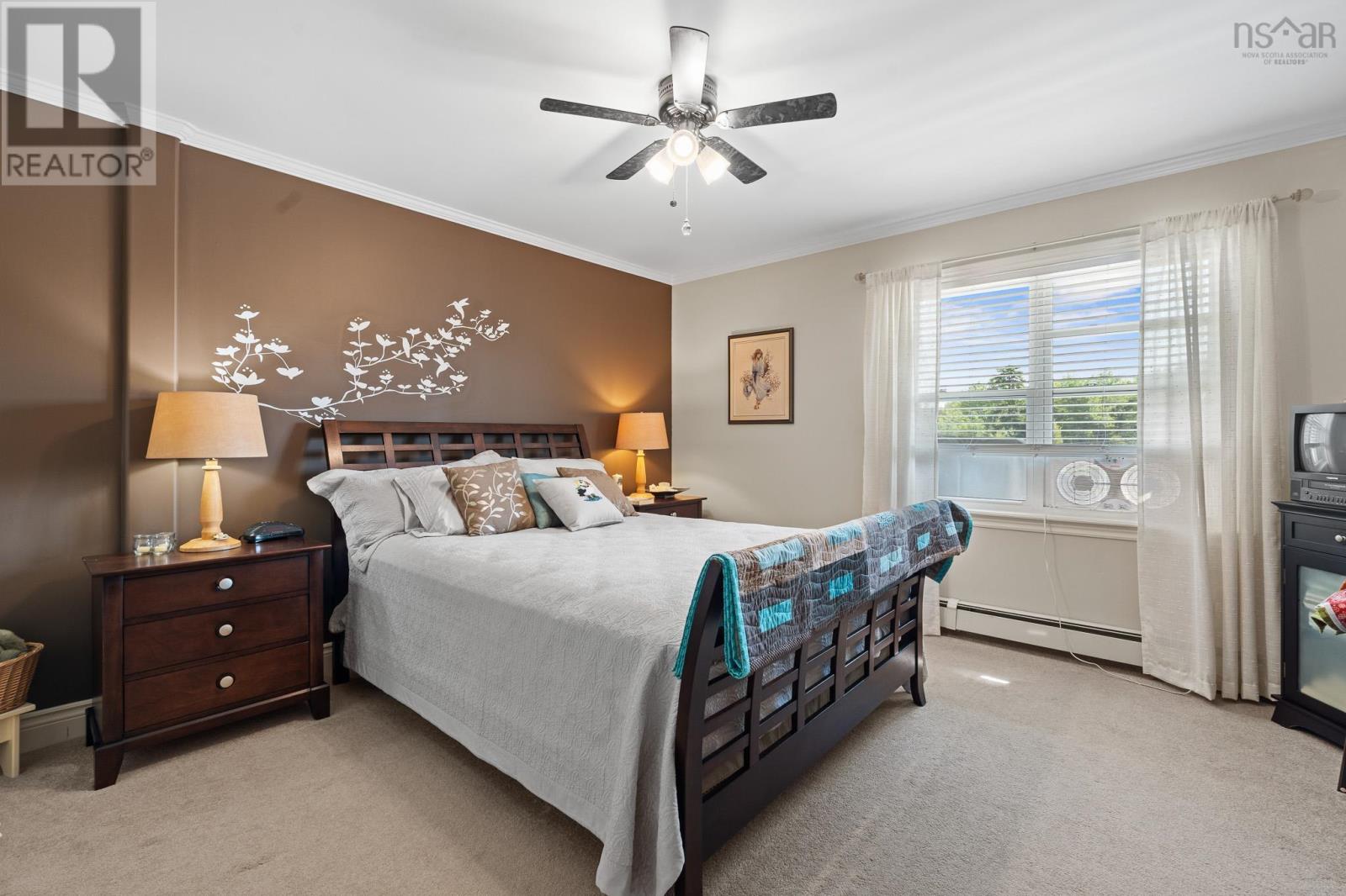 #214 512 Parkland Drive - 24