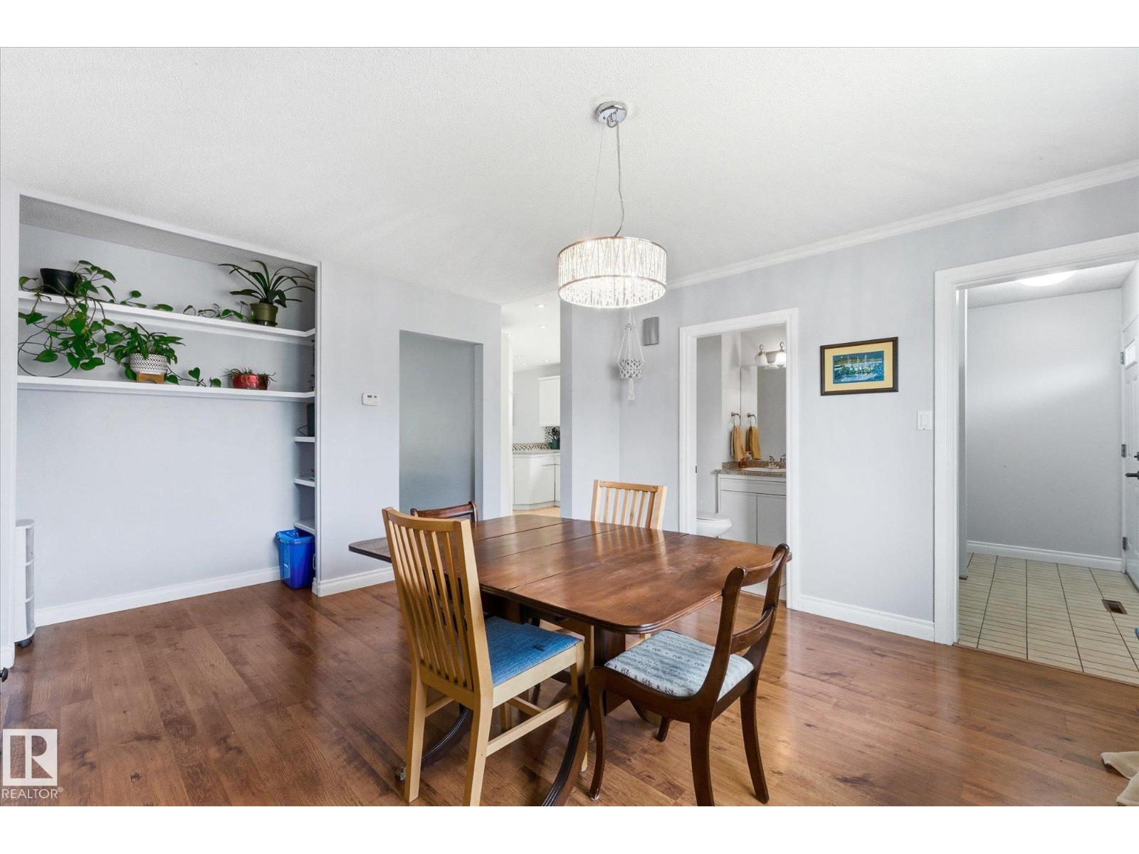 5411 49 ST - 18