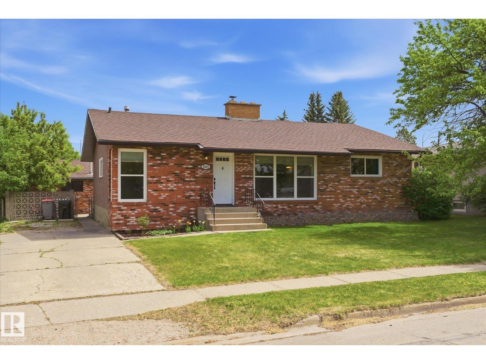 5411 49 ST - 2