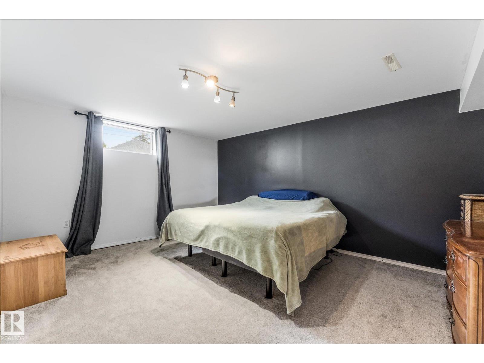5411 49 ST - 33