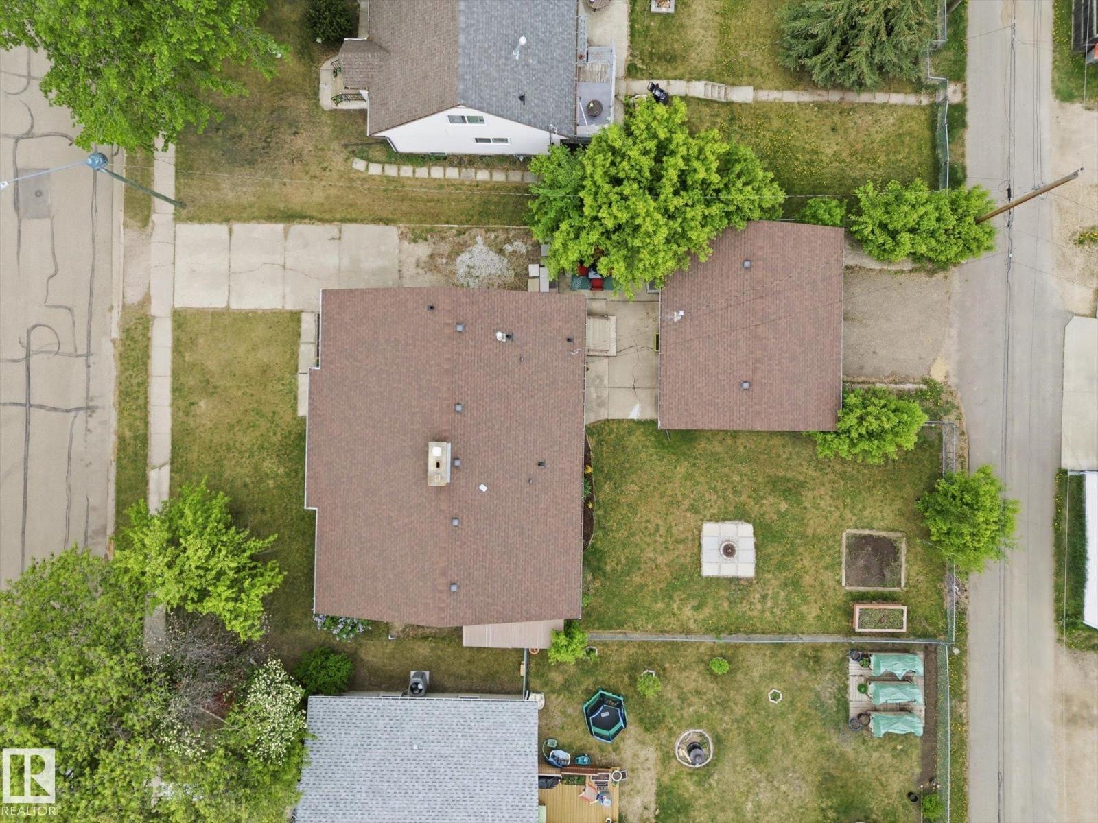 5411 49 ST - 4