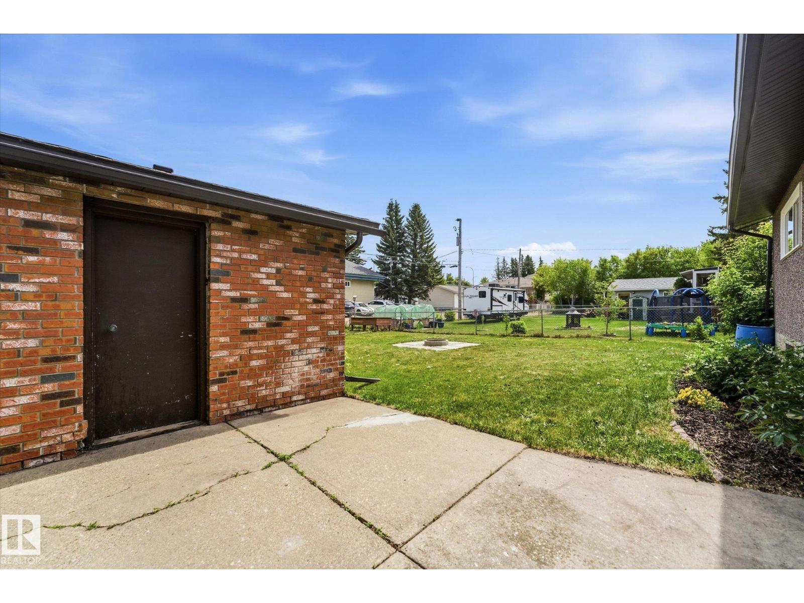 5411 49 ST - 45