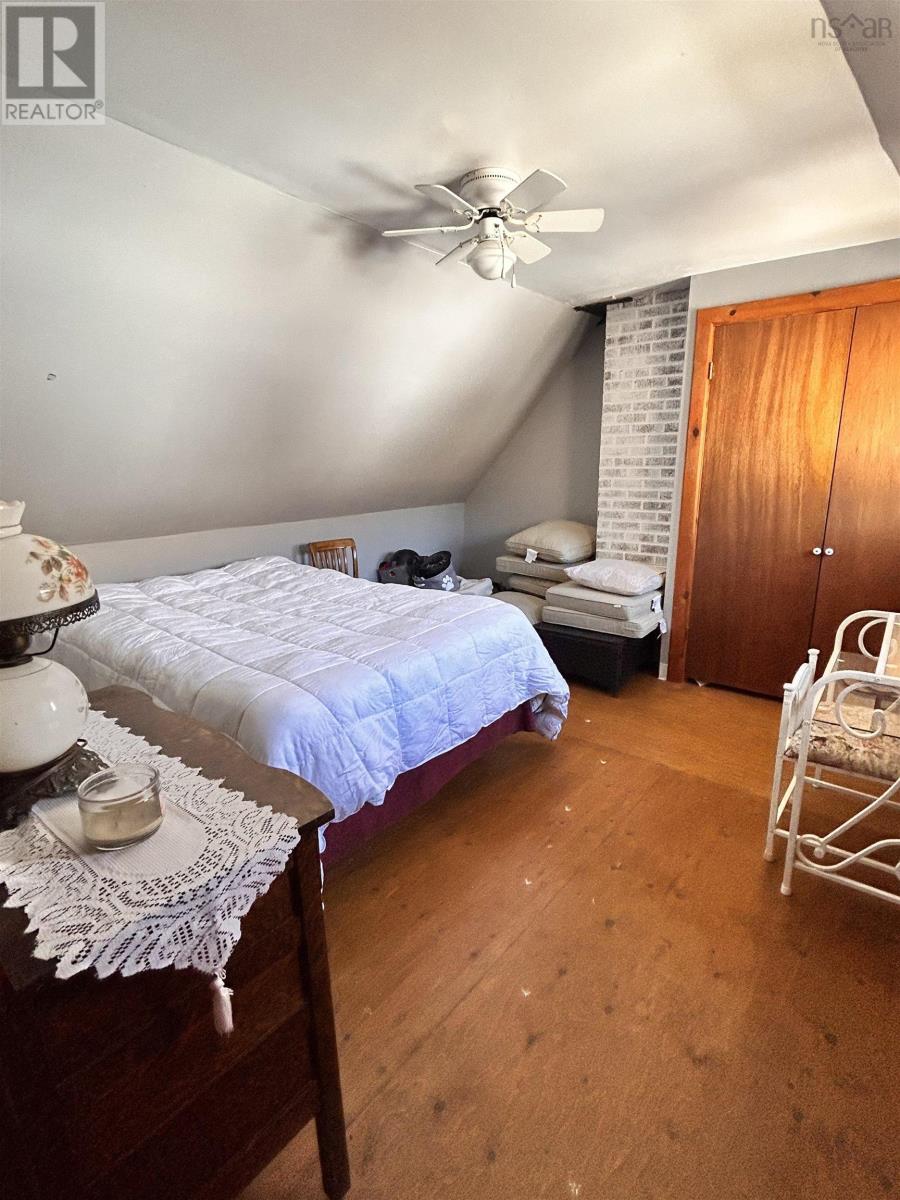 2041 Strathlorne-Scotsville Road - 17