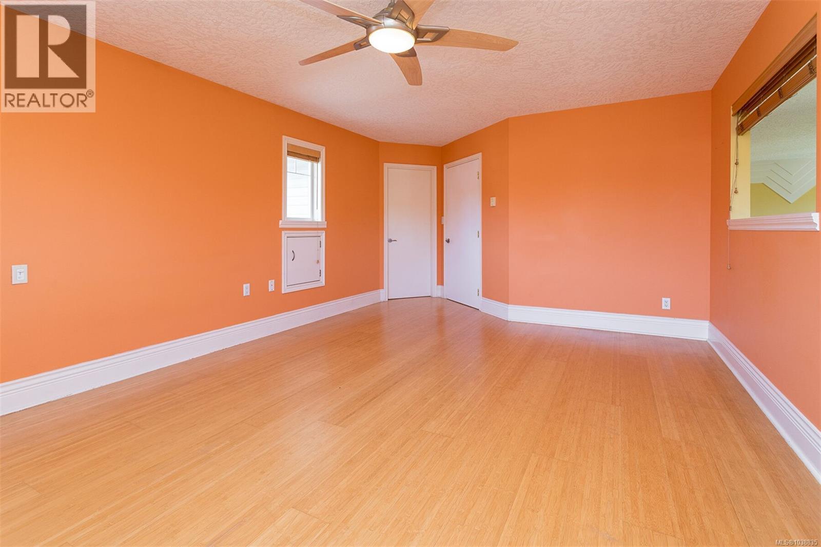 756 Newbury St - 33