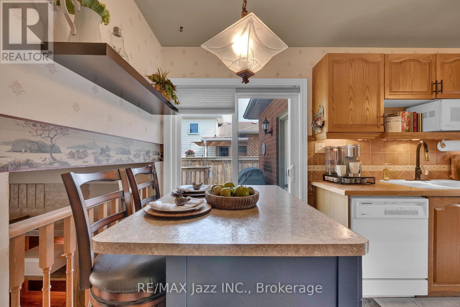 82 MCMANN CRESCENT - 13