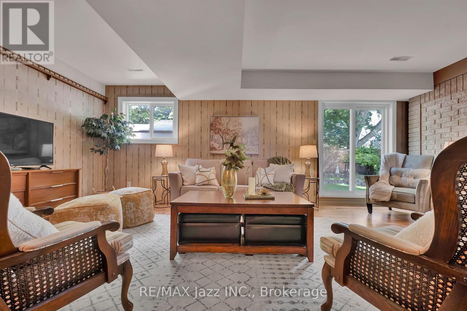 82 MCMANN CRESCENT - 24
