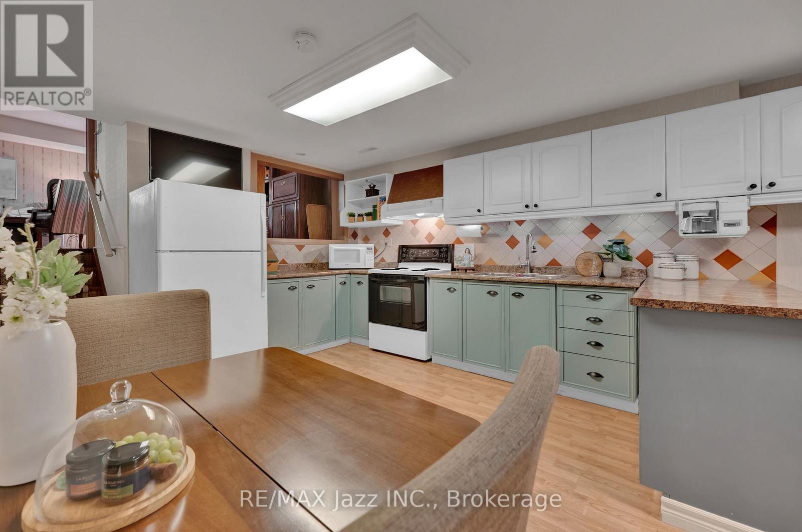 82 MCMANN CRESCENT - 33
