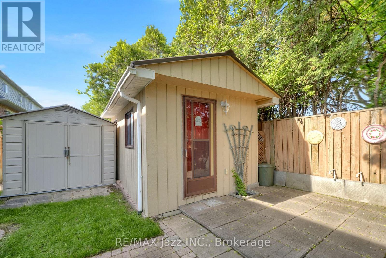 82 MCMANN CRESCENT - 40