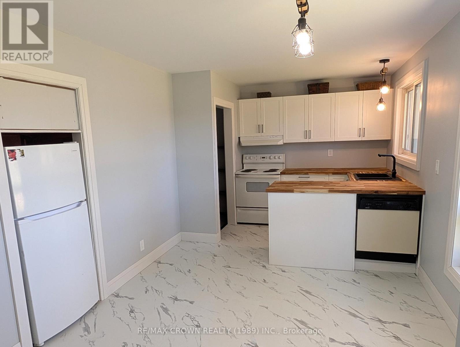 926 CORBEIL ROAD - 12