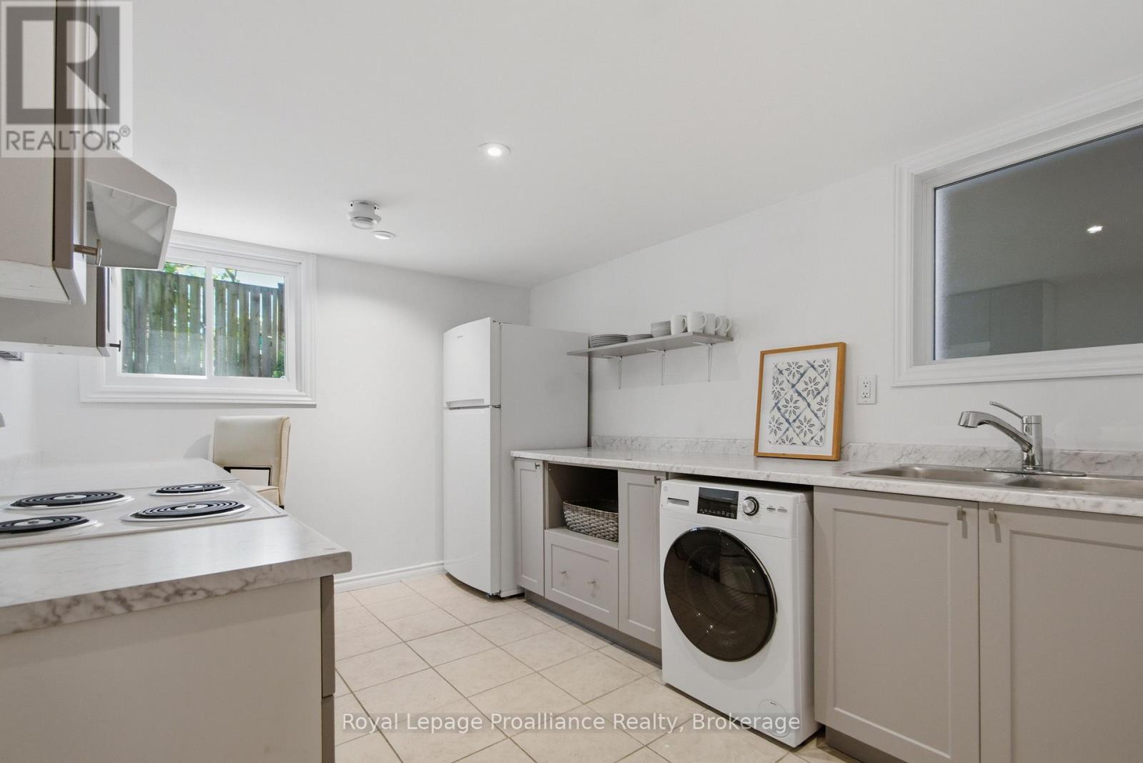 2 BETTES STREET - 26