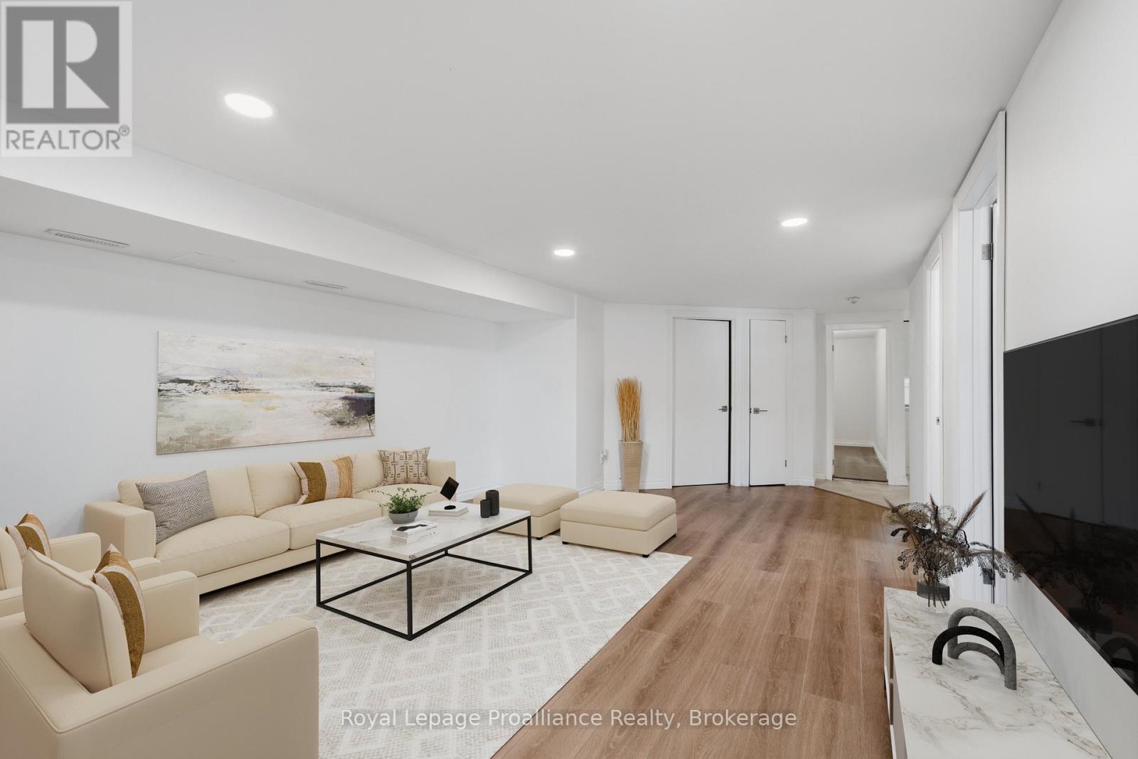 2 BETTES STREET - 31