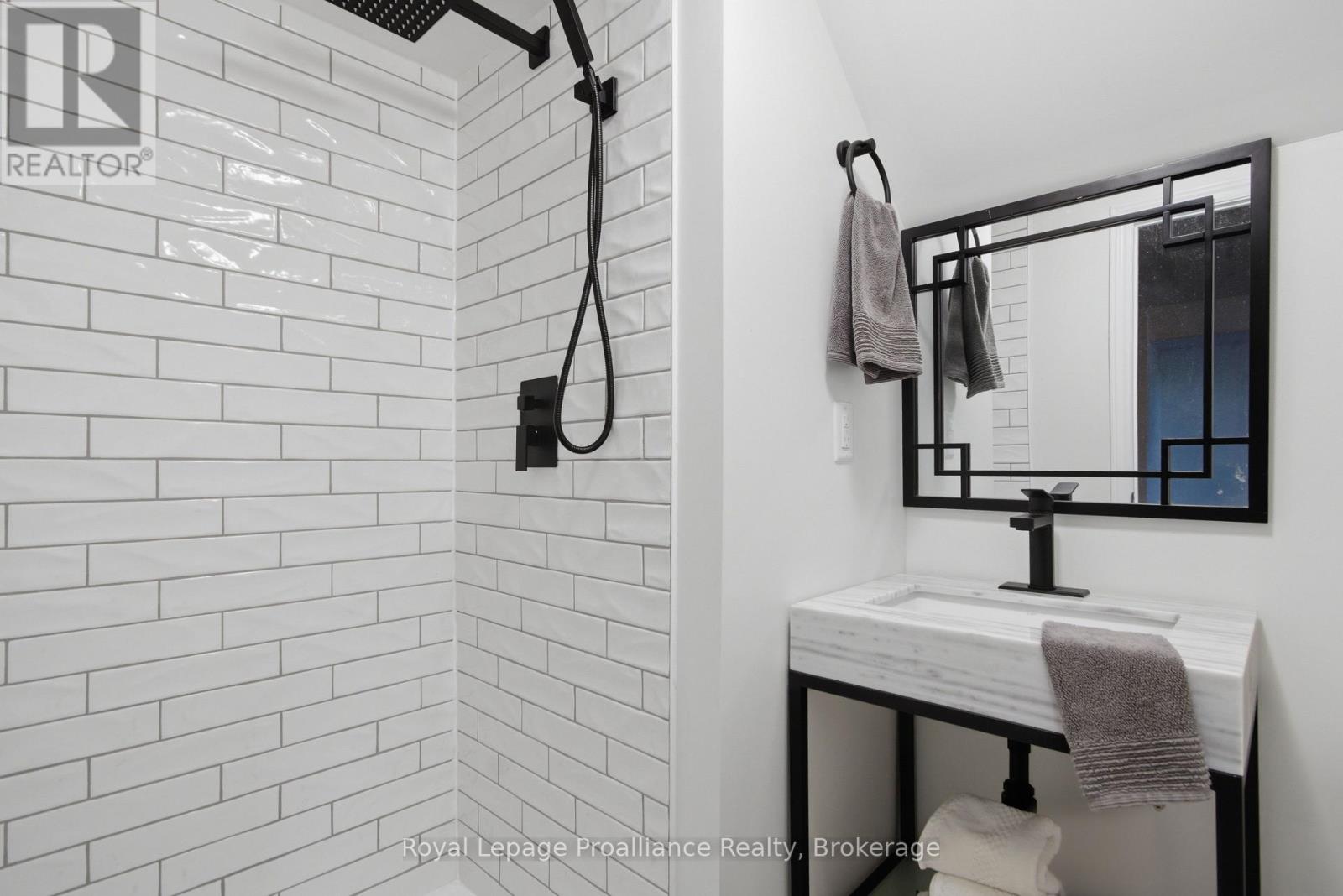2 BETTES STREET - 34