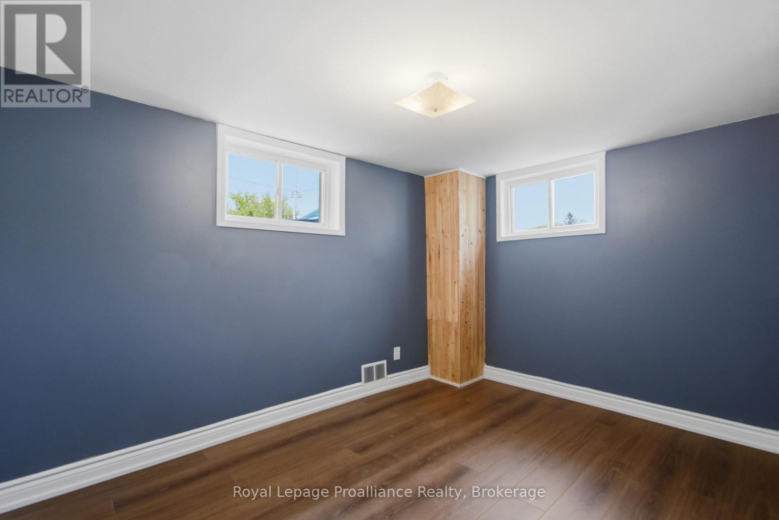 2 BETTES STREET - 35