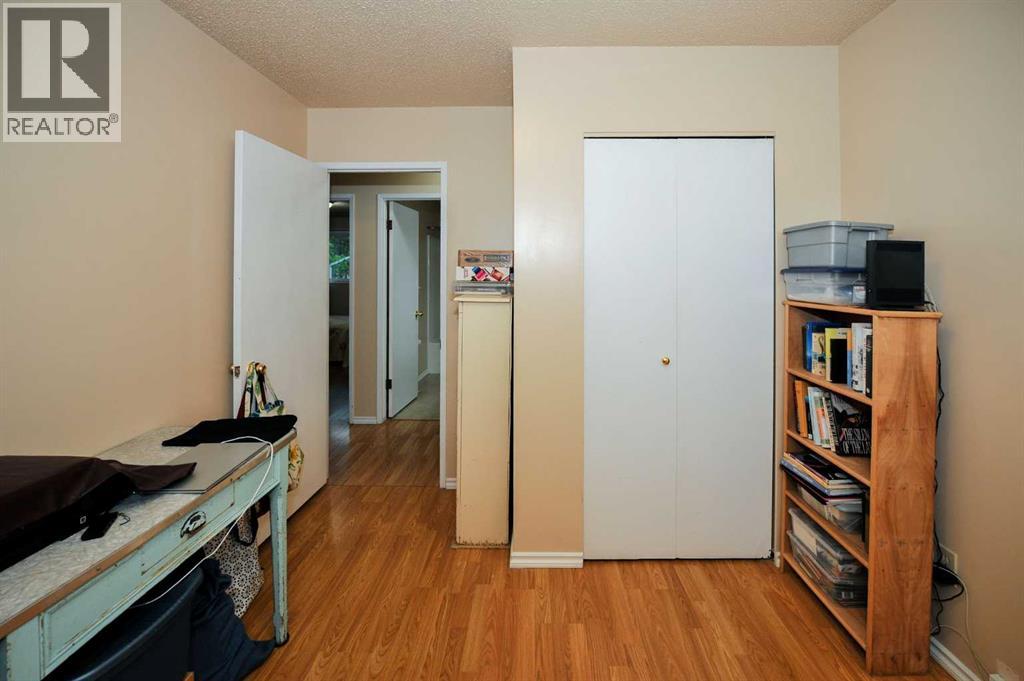 3911 57 Street — photo 15