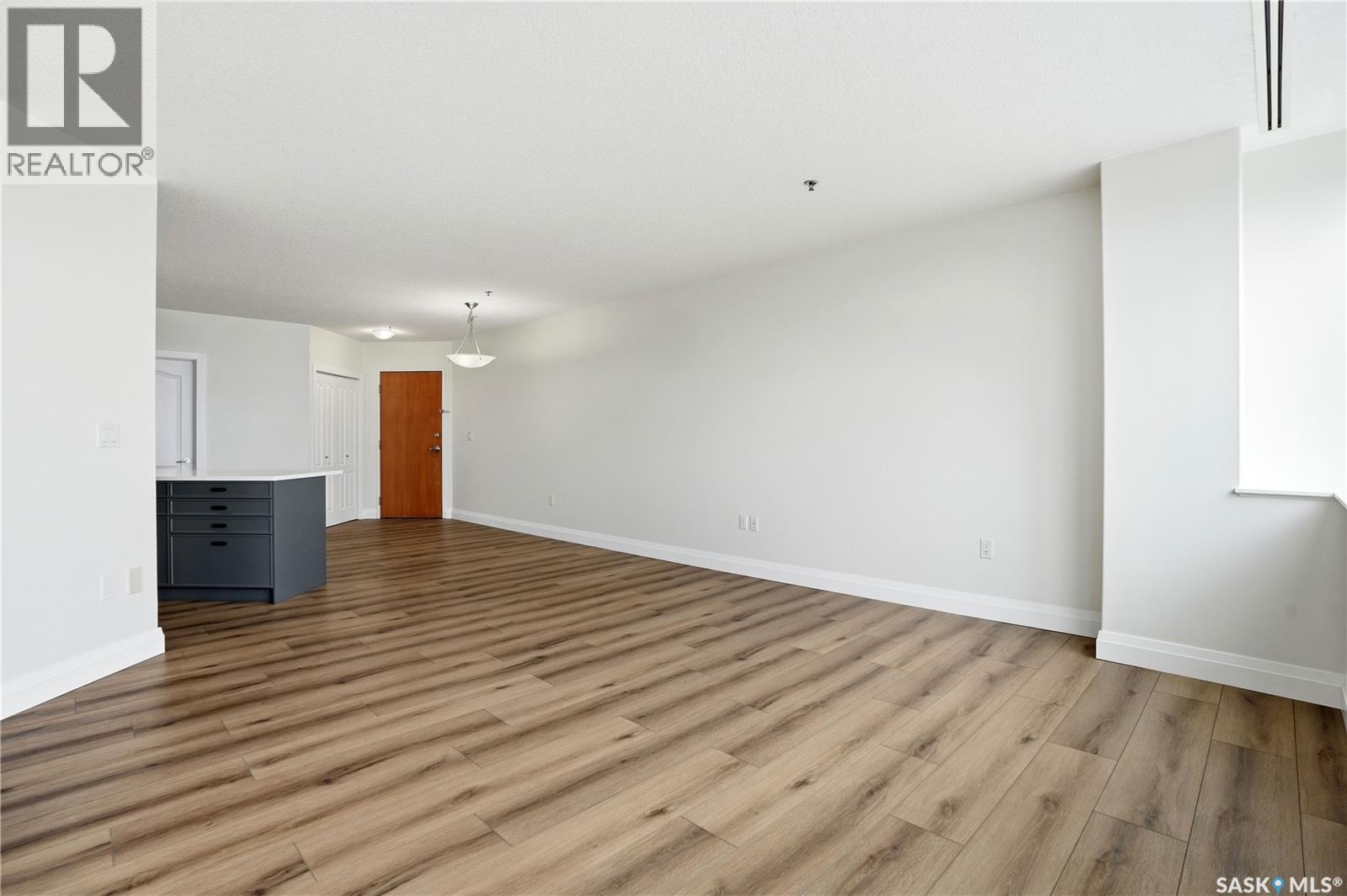 #1106 1914 Hamilton STREET - 13