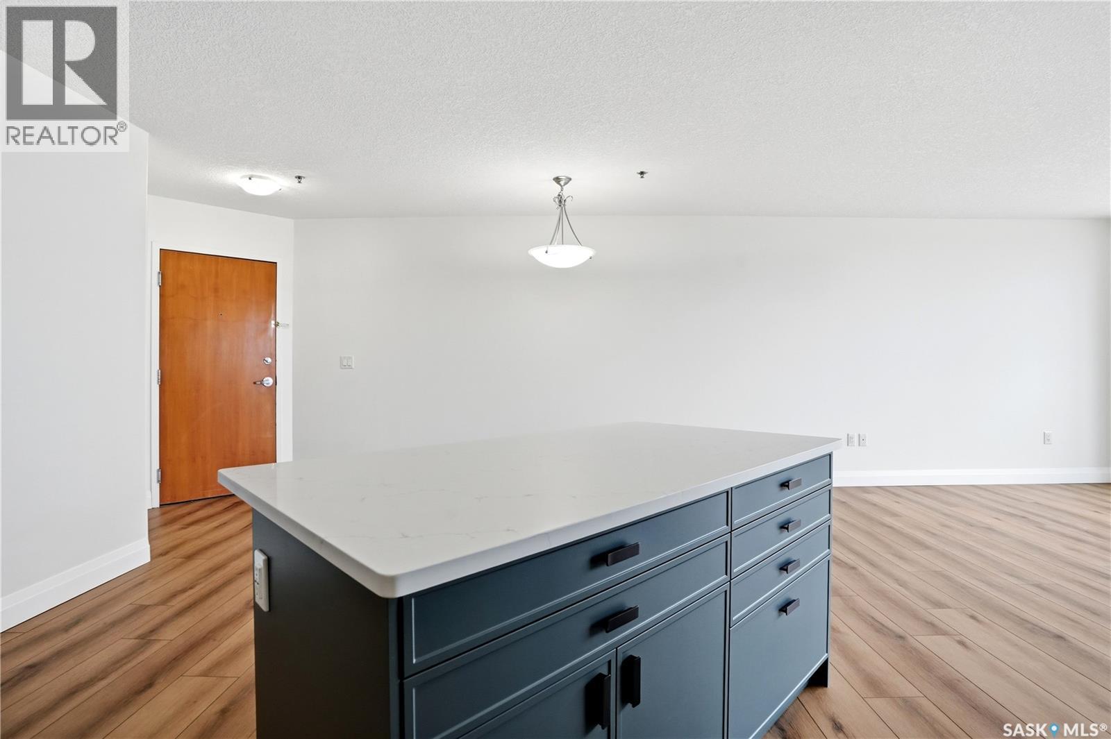 #1106 1914 Hamilton STREET - 16