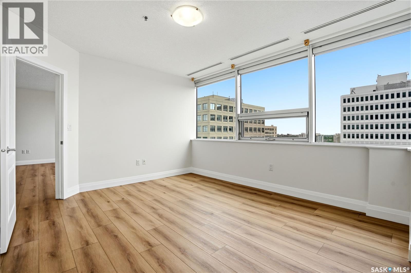 #1106 1914 Hamilton STREET - 19