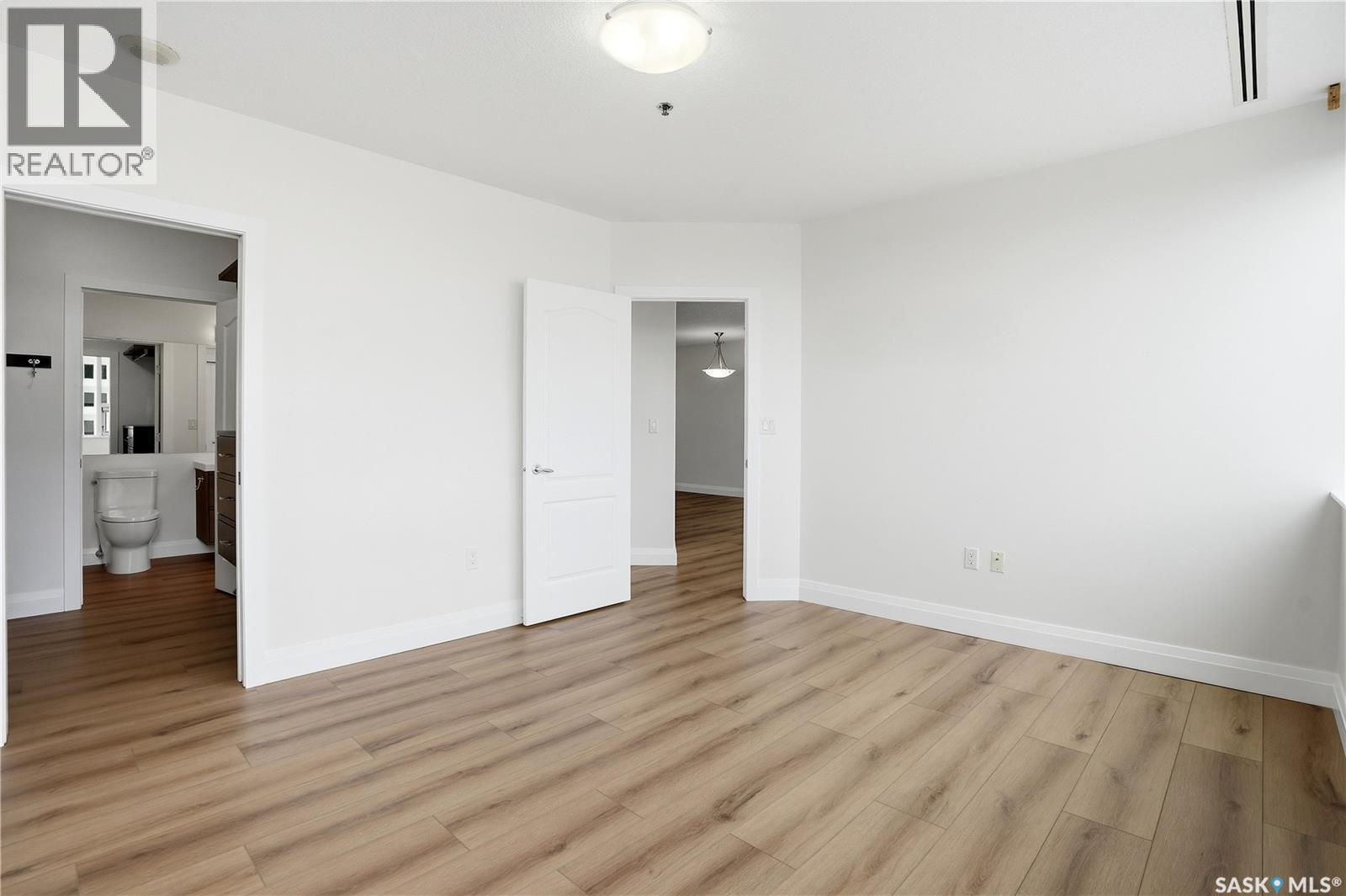 #1106 1914 Hamilton STREET - 20
