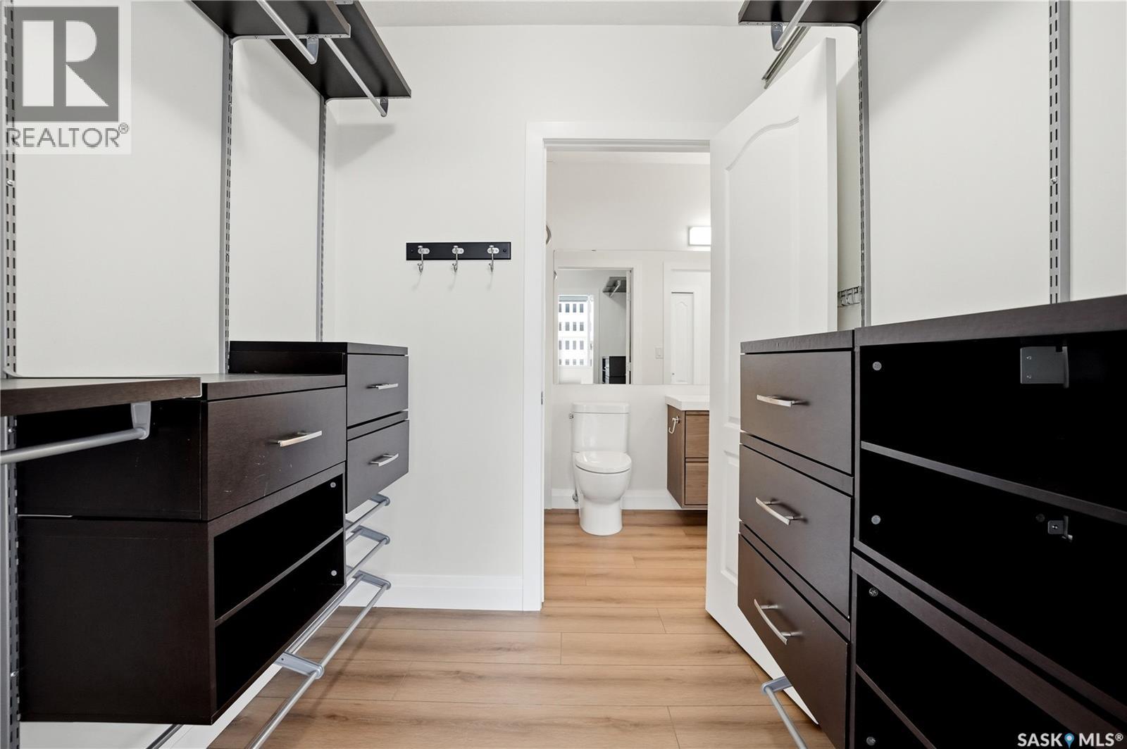 #1106 1914 Hamilton STREET - 21
