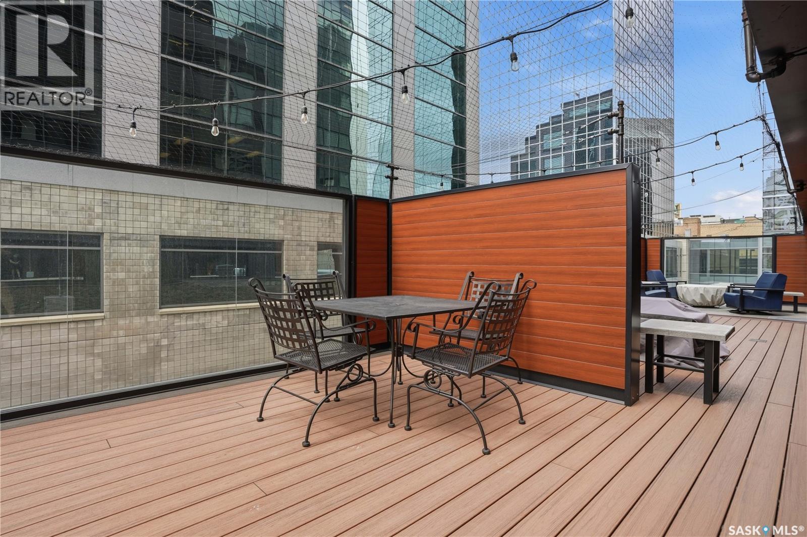 #1106 1914 Hamilton STREET - 37