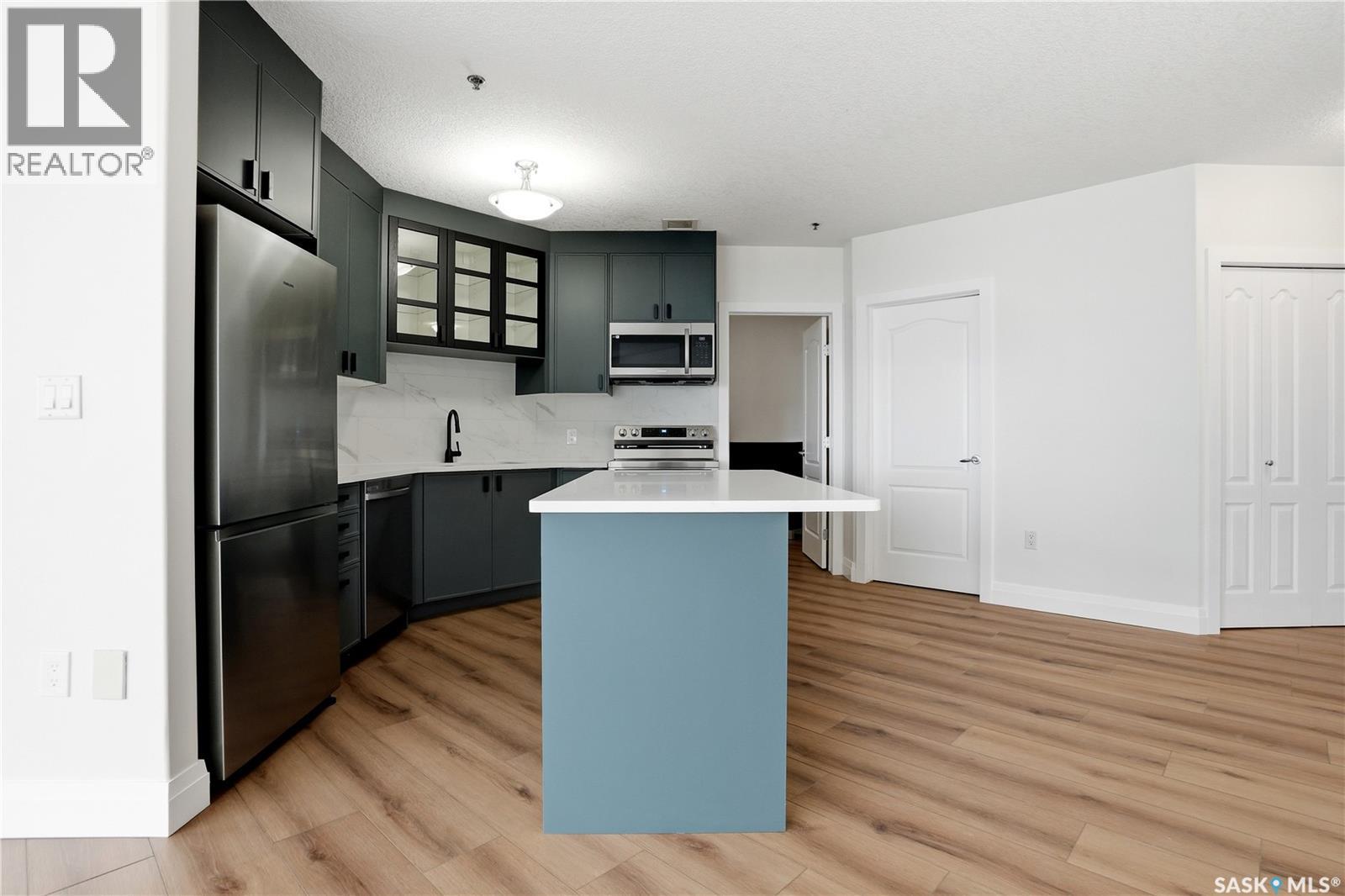 #1106 1914 Hamilton STREET - 7