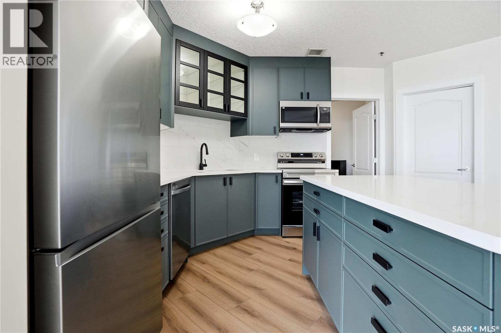 #1106 1914 Hamilton STREET - 8
