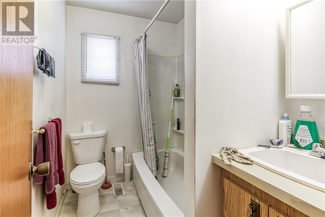 488 Clinton Avenue - 24