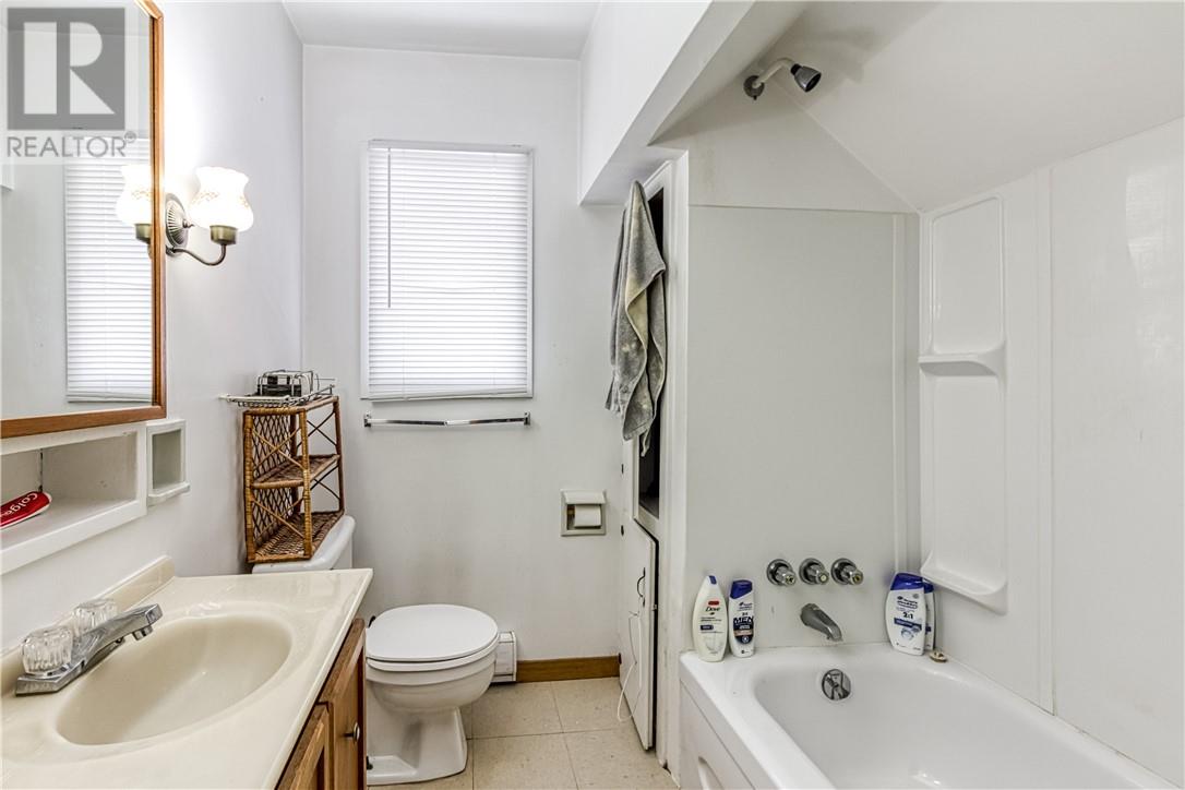 488 Clinton Avenue - 33