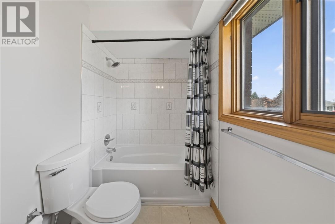 402 Maki Avenue - 37