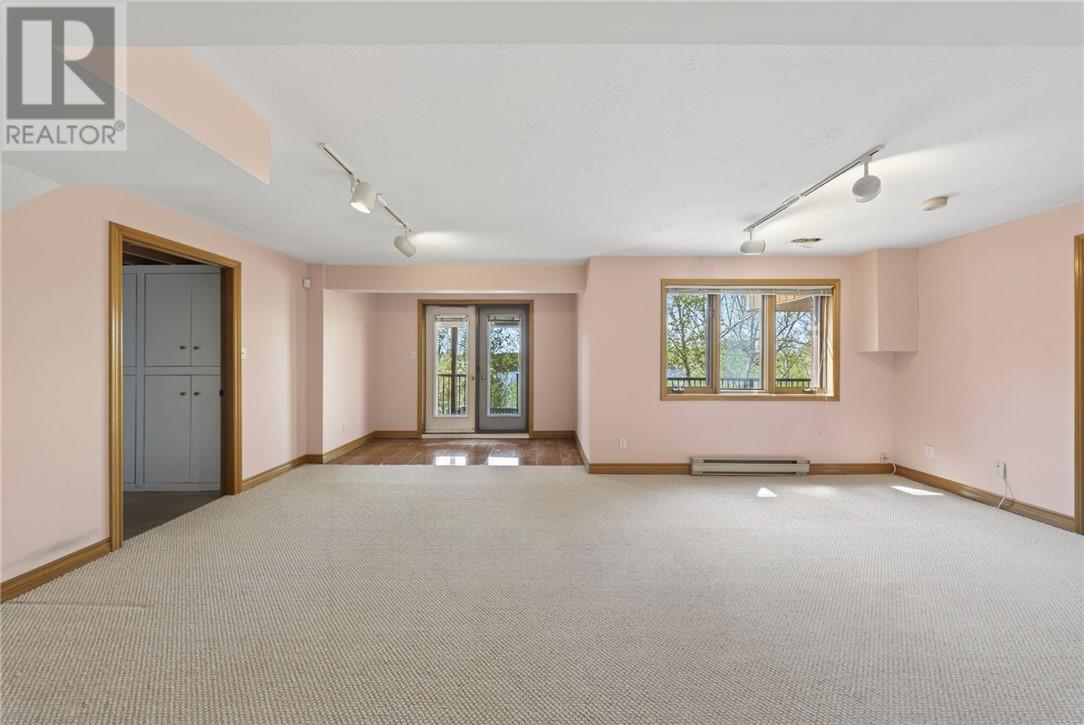 402 Maki Avenue - 40