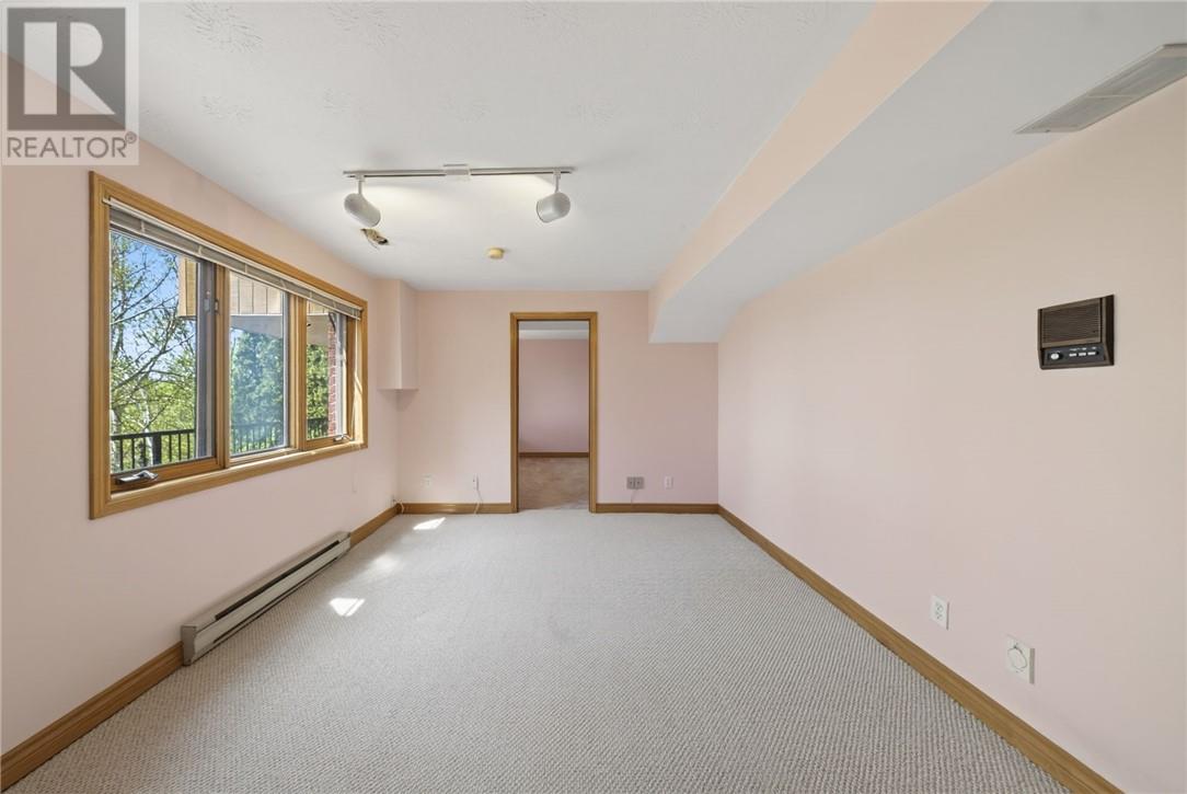 402 Maki Avenue - 41