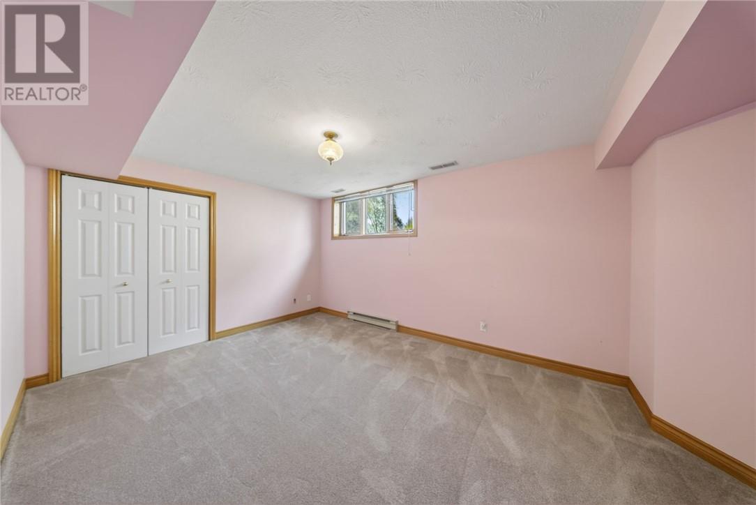 402 Maki Avenue - 44