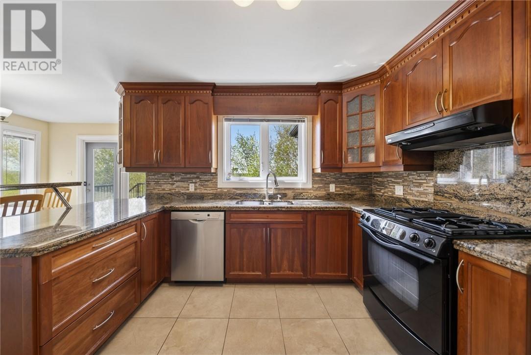 402 Maki Avenue - 9