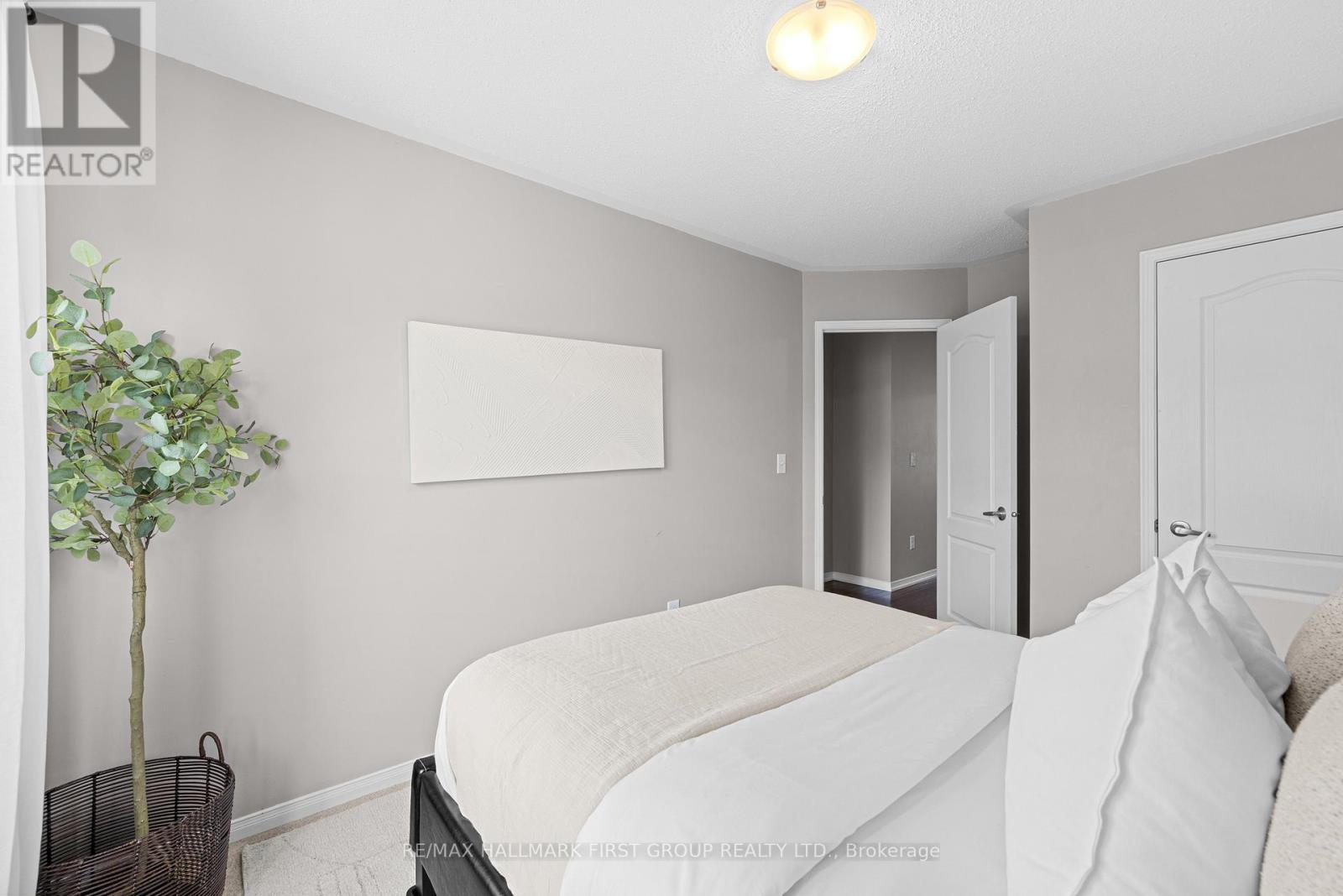 17 EDISON WAY - 31