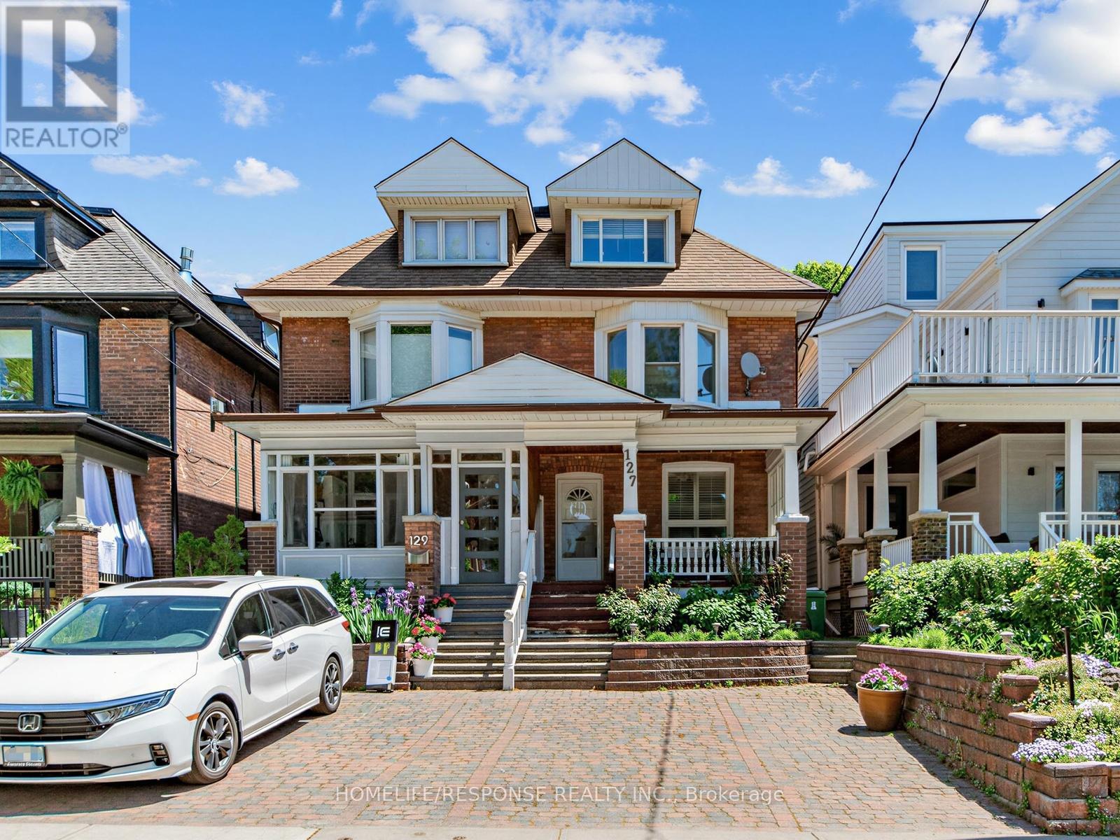 Listing photo of 127 LEE AVENUE