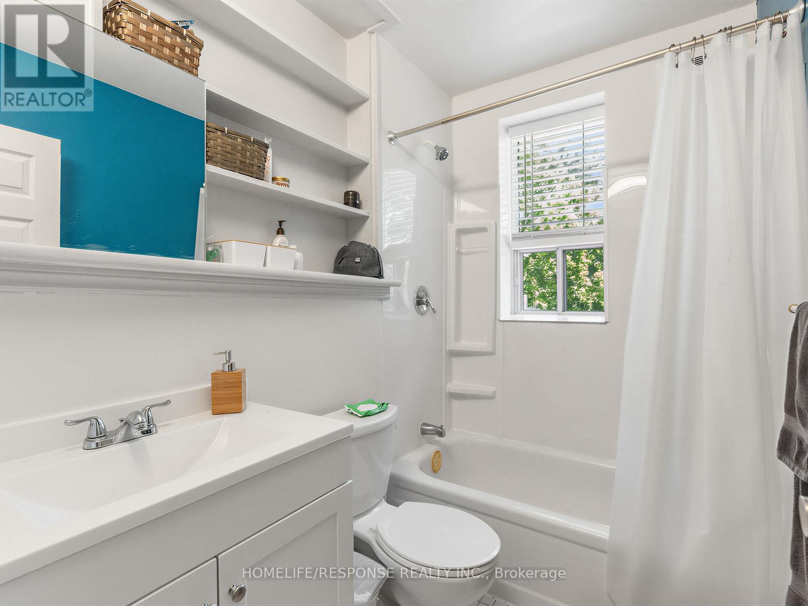 127 LEE AVENUE - 24