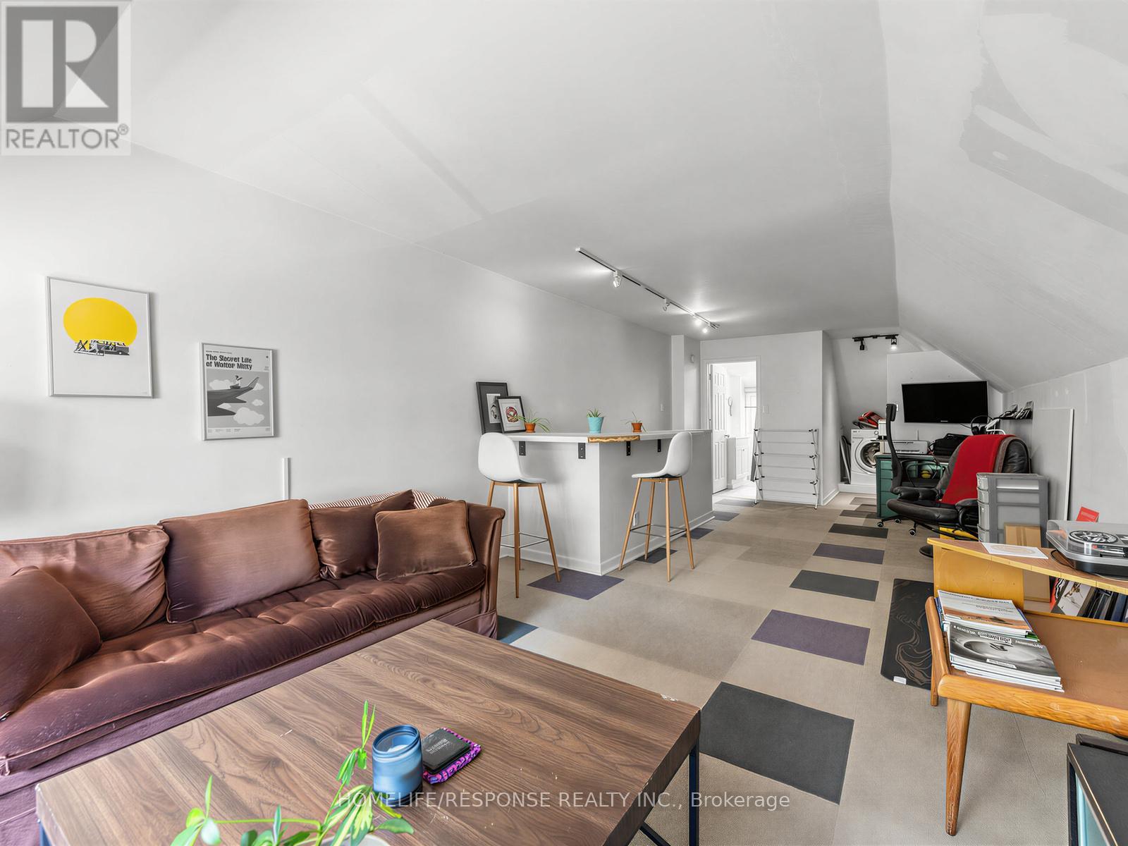 127 LEE AVENUE - 33