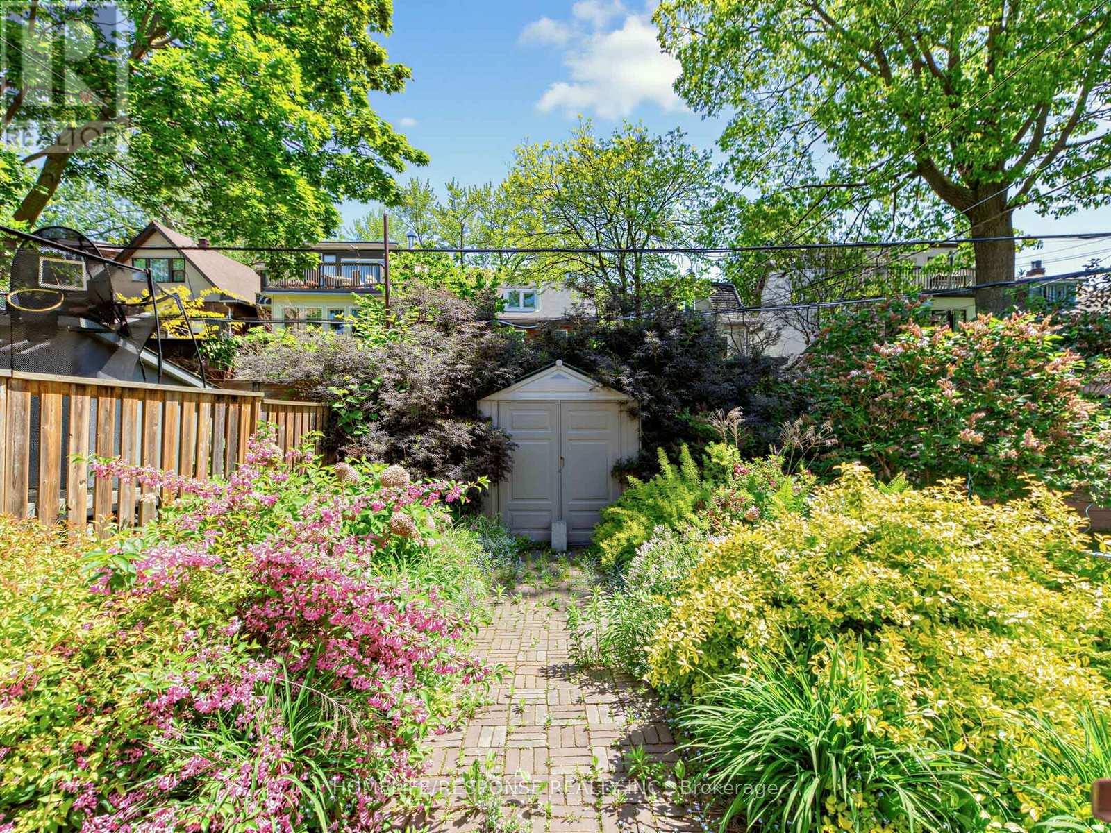 127 LEE AVENUE - 35
