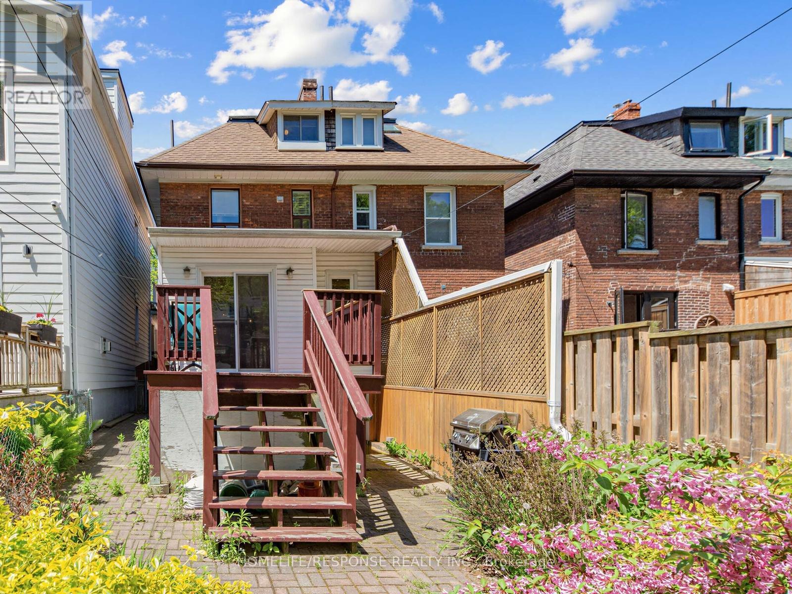 127 LEE AVENUE - 36