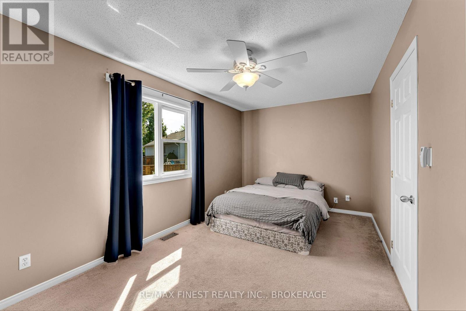 570 FREEMAN CRESCENT - 19