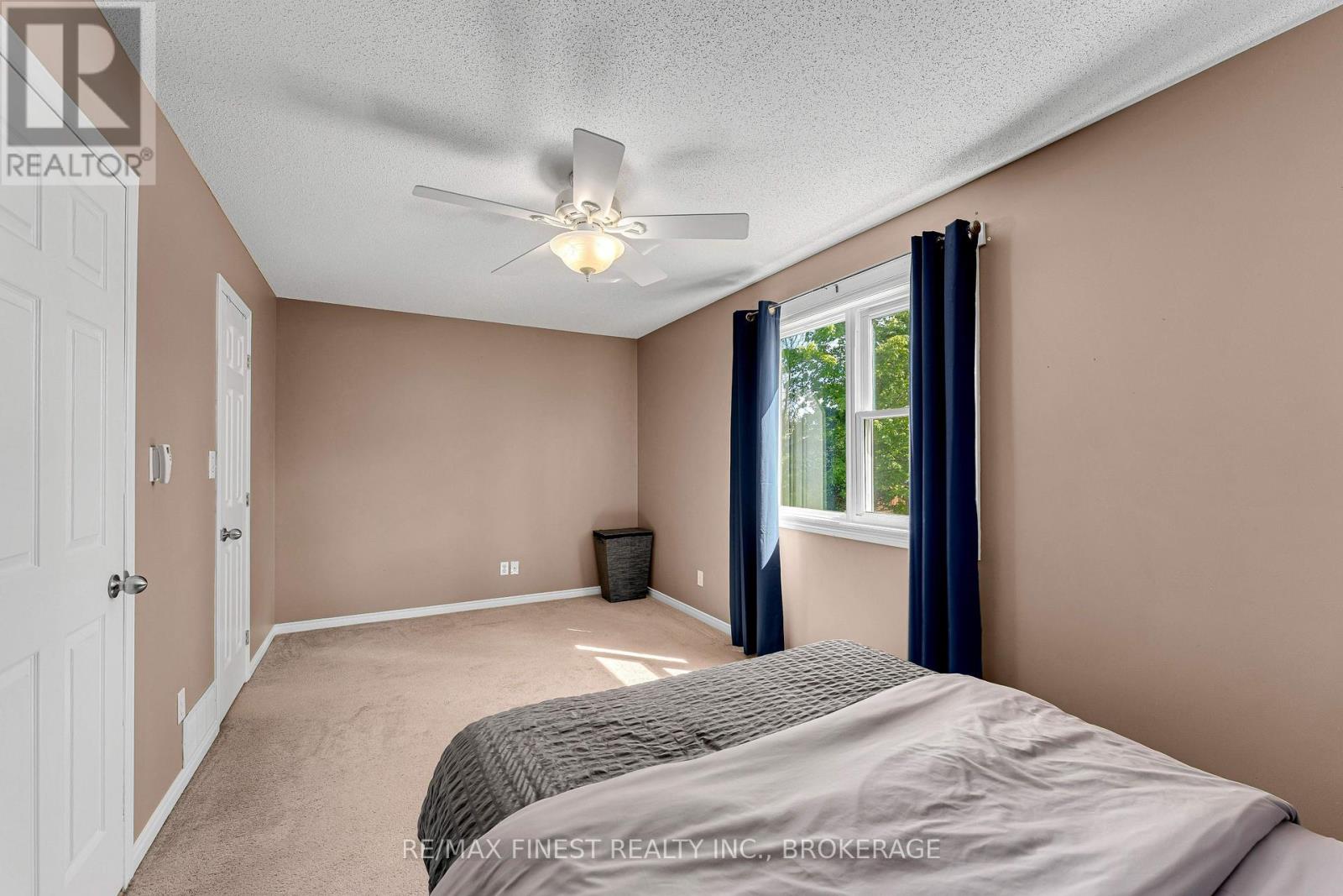 570 FREEMAN CRESCENT - 21